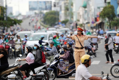 Hà Nội: Cán bộ, công chức, viên chức phải gương mẫu chấp hành quy định về trật tự, an toàn giao thông