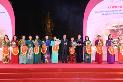 Phụ nữ Hà Nội và các tỉnh, thành vùng đồng bằng sông Hồng giao lưu văn hóa, du lịch