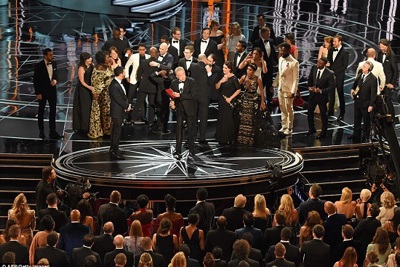 Lễ trao giải thưởng Oscar 2017: Khi điện ảnh bị “chính trị hóa”