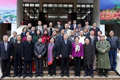 Hội đồng Nhân dân TP Hà Nội gặp mặt nguyên lãnh đạo qua các thời kỳ