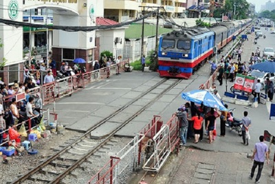 Hà Nội: Xử lý dứt điểm lối đi tự mở qua đường sắt