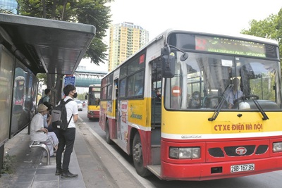 Hà Nội: Từ 0 giờ ngày 8/3 không thực hiện giãn cách hành khách trên các phương tiện công cộng