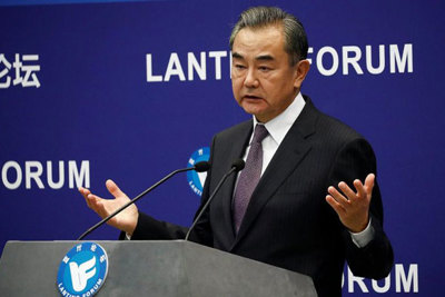 Ngoại trưởng Vương Nghị kêu gọi Mỹ ngừng “đàn áp tùy tiện” các công ty Trung Quốc