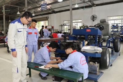 Trường CĐ Cơ điện Hà Nội: Sinh viên mới tốt nghiệp, có việc làm ngay lương 8 - 12 triệu đồng