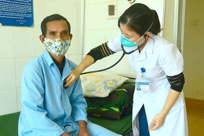 Còn hơn 20.000 người Việt mắc lao chưa có thẻ bảo hiểm y tế