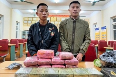 Nghệ An: Vận chuyển 12 bánh heroin và 54.000 viên ma túy, 3 thiếu niên bị bắt giữ