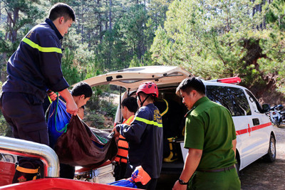 Lâm Đồng phải báo cáo vụ du khách tử nạn tại Thác Hang Cọp trước ngày 26/2