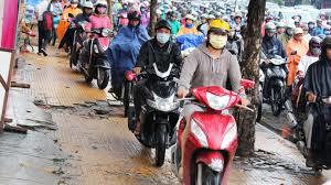 Chuyện đi xe lên vỉa hè ở Hà Nội: Nếu không quyết liệt...