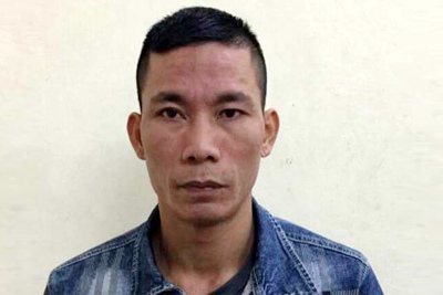 Hà Nội: Khởi tố tài xế taxi dùng tuýp sắt đánh, đe doạ cướp 6 triệu của khách