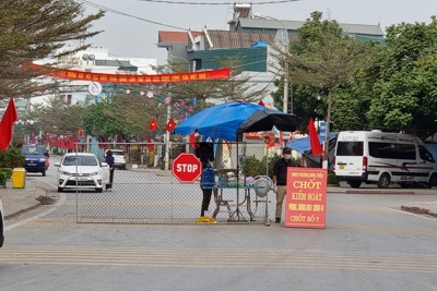 Quảng Ninh: Dùng kinh phí bắn pháo hoa mua kit xét nghiệm Covid-19 cho người dân