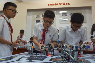 Hơn 500 học sinh tham gia ngày hội Robothon