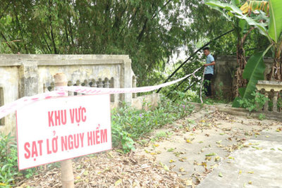 Hà Nội: Công bố tình trạng khẩn cấp sạt lở bờ sông Đáy, sông Bùi