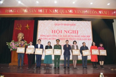 Quận Hoàn Kiếm: Tạo sự chuyển biến mạnh mẽ trong công tác xây dựng Đảng