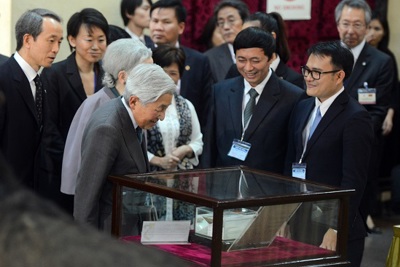 Nhà vua và Hoàng hậu Nhật Bản tham quan Bảo tàng Sinh học