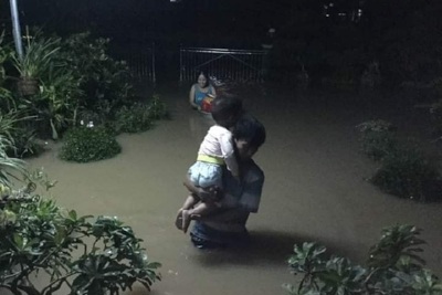 Quảng Ngãi: Mưa lớn kéo dài, nhiều nơi ngập sâu trong nước