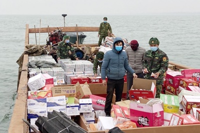 Móng Cái: Bắt vụ vận chuyển hàng hóa từ Trung Quốc nhập lậu vào Việt Nam