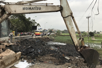 Hà Nội: Cháy phế liệu tại "làng rác" Xà Cầu