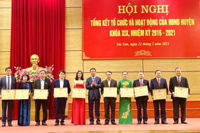 Sóc Sơn khen thưởng 49 tập thể, cá nhân có thành tích trong hoạt động HĐND nhiệm kỳ 2016 - 2021
