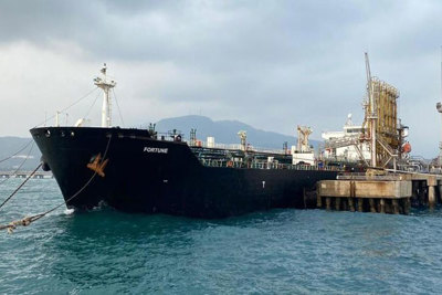 Bỏ qua lệnh trừng phạt của Mỹ, Iran điều đội tàu chở dầu “khủng” đến Venezuela