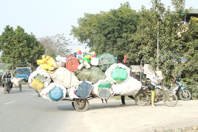 Xã Quảng Phú Cầu: Vẫn chưa có lối ra cho rác thải độc hại
