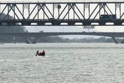 Nghệ An: Nỗ lực tìm kiếm nạn nhân nhảy cầu Bến Thủy