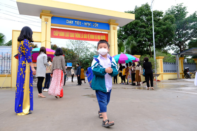 Hà Nội: Ngày đầu trở lại trường của học sinh sau kỳ nghỉ dài 30 ngày