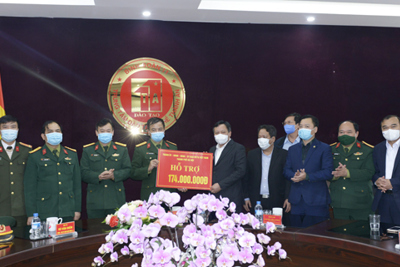 Phó Bí thư Thành ủy Nguyễn Văn Phong: Tạo điều kiện cho người dân đón Tết trong khu cách ly ấm áp, an toàn