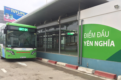 Lắp dải phân cách di động một số nhà chờ tuyến buýt BRT