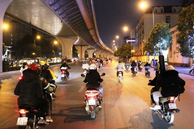Người dân đổ về Hà Nội sau kỳ nghỉ, đường phố nội thành thông thoáng