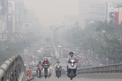 Sương mù khiến chất lượng không khí ngày cuối tuần của Hà Nội ở mức kém