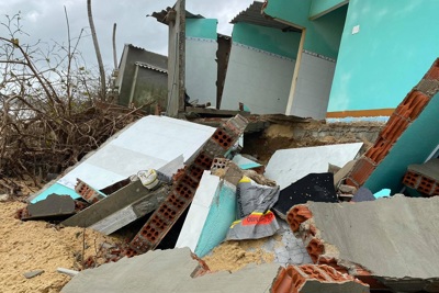 Quảng Ngãi: Bố trí 100 tỷ đồng xây kè ở vùng bị sập nhà do triều cường