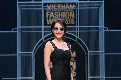 Top 8 Miss Earth – Nam Em tái xuất giản dị tại Hà Nội