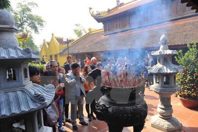 Lễ chùa đầu năm – Nét đẹp văn hóa người dân Thủ đô Hà Nội