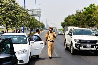 [Infographic] Mức phạt người điều khiển ô tô vi phạm khi tham gia giao thông đường bộ