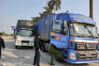 Thu giữ hơn 300 tấn nghi hàng lậu trên cao tốc Hải Phòng - Hà Nội