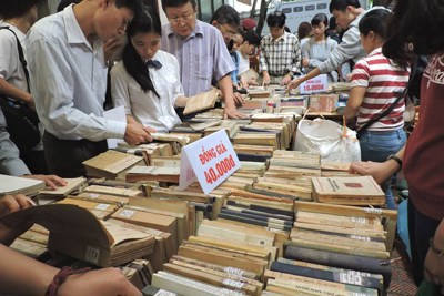 Phiên chợ sách cũ lần 2 tại Hà Nội