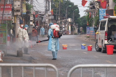 “Xem xét giãn cách khu vực có nguy cơ cao tại TP Hồ Chí Minh, còn lại hoạt động bình thường”