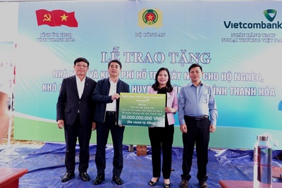 Vietcombank dành 30 tỷ đồng hỗ trợ xây nhà cho hộ nghèo, khó khăn tại huyện Mường Lát