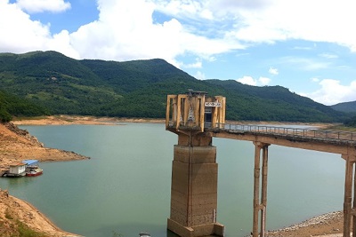 Quảng Ninh: Nắng nóng kéo dài khiến mực nước hồ Yên Lập thấp kỷ lục