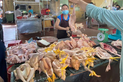 Khẩu trang y tế, hàng hóa thiết yếu ở Đà Nẵng tương đối ổn định