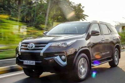 Giá xe ô tô hôm nay 6/8: Toyota Fortuner dao động từ 1,033 - 1,354 tỷ đồng