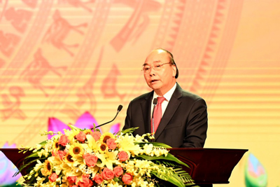 Thủ tướng Chính phủ Nguyễn Xuân Phúc: Hà Nội phải thi đua tăng trưởng cao hơn cả nước từ 1,3 - 1,4 lần