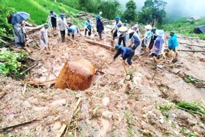 2 người chết do mưa lũ, đề nghị các địa phương di dời dân vùng bị ngập sâu