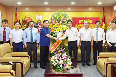 Bí thư Thành ủy Hà Nội Vương Đình Huệ chúc mừng Ngày truyền thống ngành Tuyên  giáo của Đảng