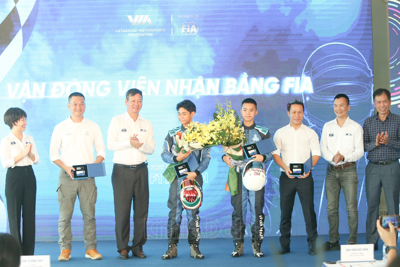 Việt Nam có 3 tay đua đầu tiên nhận bằng đua ô tô quốc tế