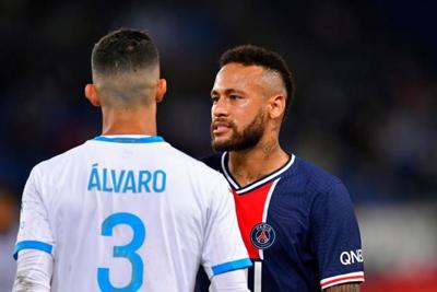 Neymar nhận thẻ đỏ, đòi "đấm vỡ mặt" đối thủ tại Ligue 1