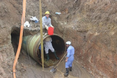 Đã khắc phục xong sự cố vỡ đường ống nước sông Đà