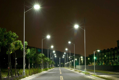 Hà Nội: Đầu tư 1.800 bộ đèn led chiếu sáng