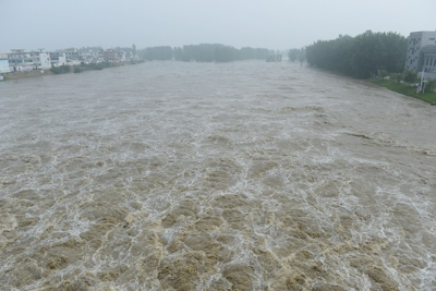 Sông Hoài Hà lên mức cảnh báo cao nhất sau 1 ngày