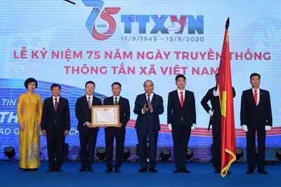 Thủ tướng: Thế hệ tiếp nối của TTXVN phải viết tiếp ‘biên niên sử’ báo chí về dân tộc Việt Nam